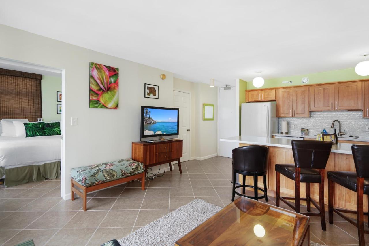 Ke Aloha Suite At The Waikiki Banyan ホノルル エクステリア 写真